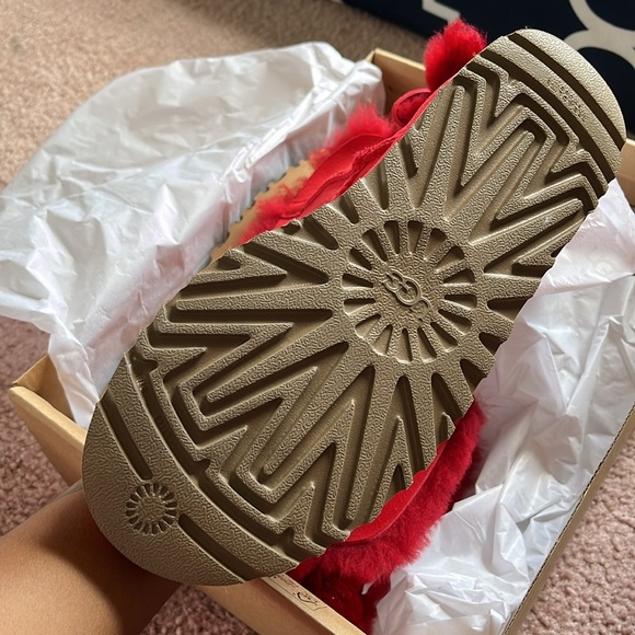 UGG Classic Heritage Bow - Picture 2 of 5